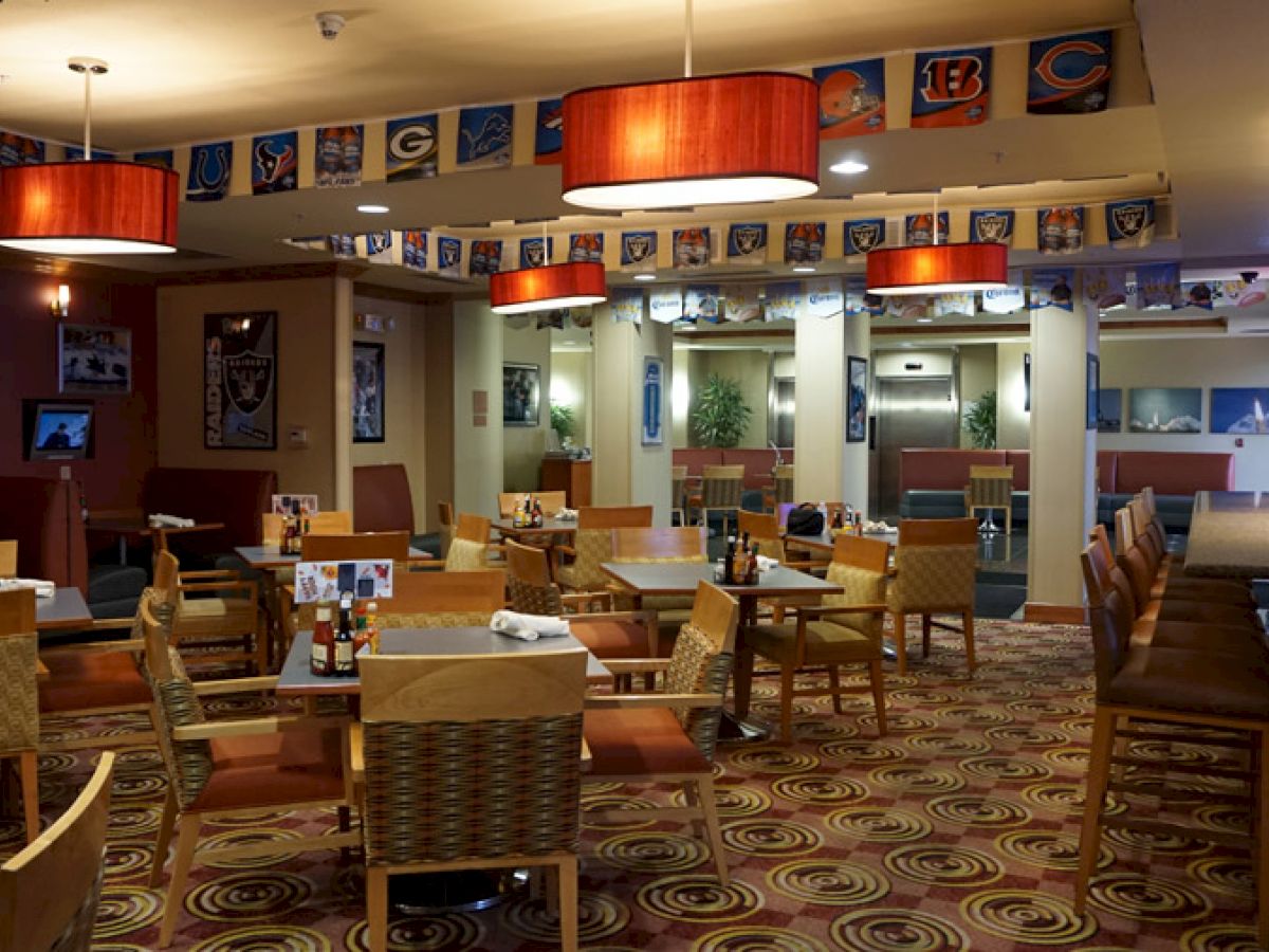 Holiday Inn & Suites Oakland - Airport, an IHG Hotel