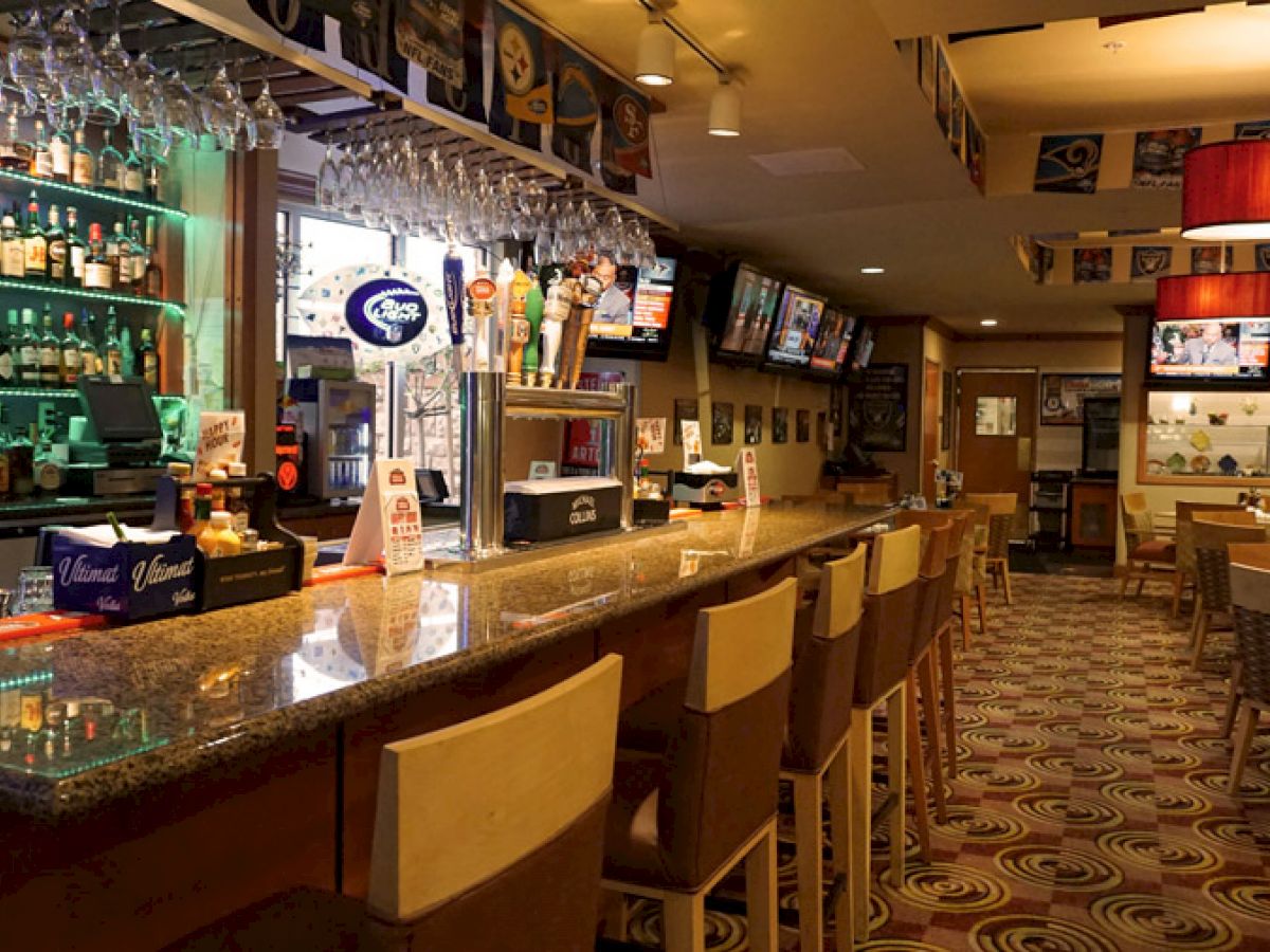 Holiday Inn & Suites Oakland - Airport, an IHG Hotel