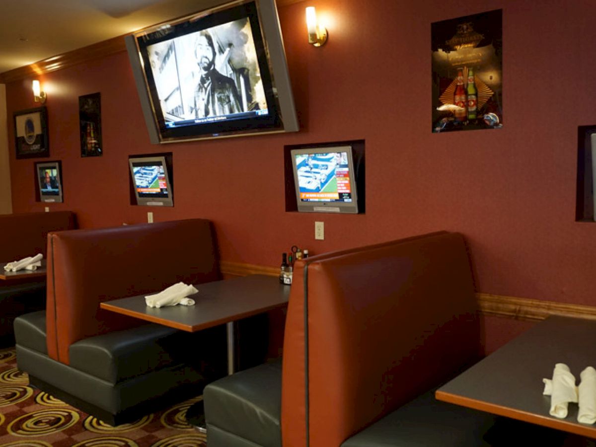 Holiday Inn & Suites Oakland - Airport, an IHG Hotel
