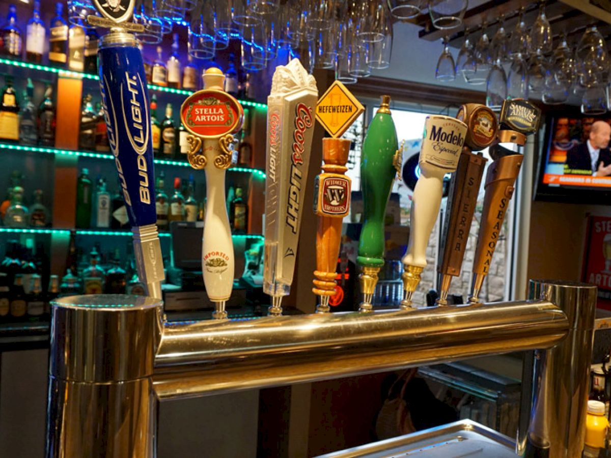 Holiday Inn & Suites Oakland - Airport, an IHG Hotel