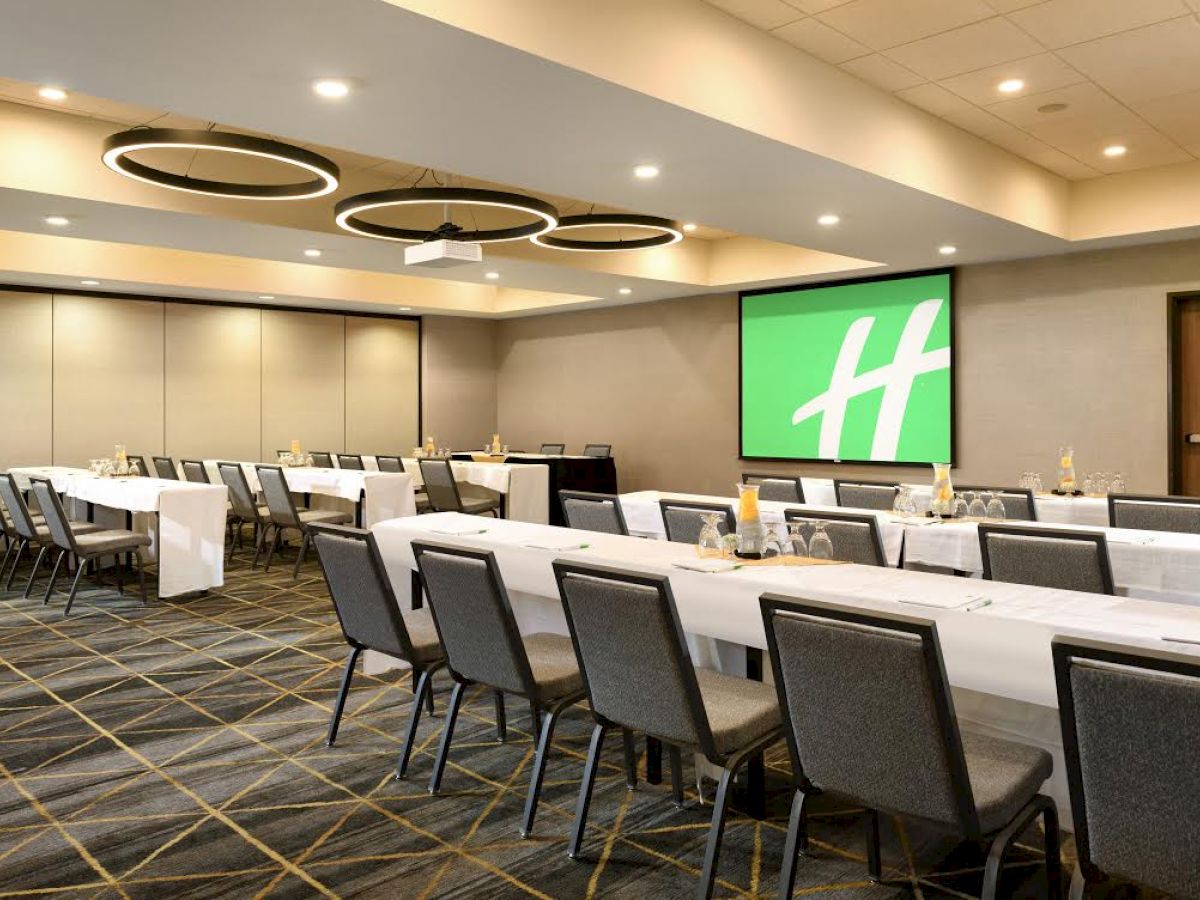 Holiday Inn & Suites Oakland - Airport, an IHG Hotel