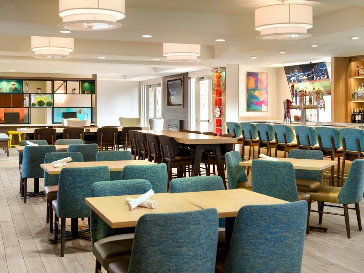 Holiday Inn & Suites Oakland - Airport, an IHG Hotel
