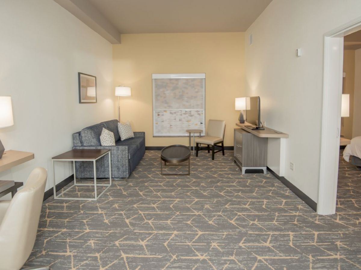 Holiday Inn & Suites Oakland - Airport, an IHG Hotel