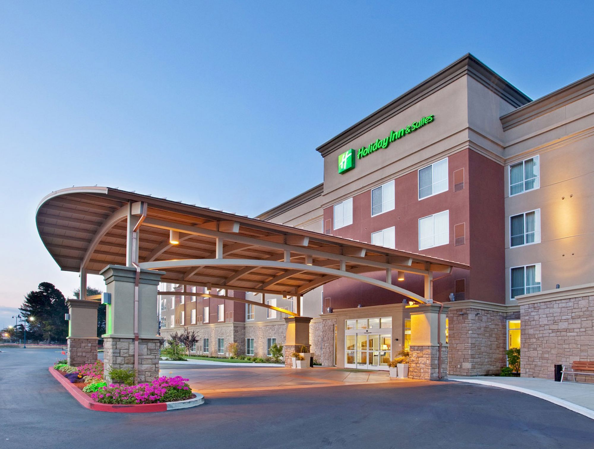 Holiday Inn & Suites Oakland - Airport, an IHG Hotel
