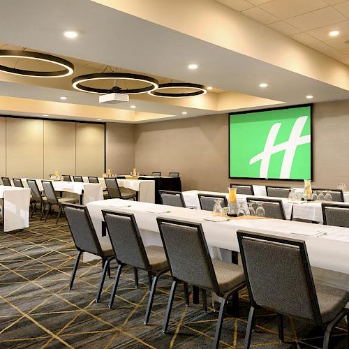 Holiday Inn & Suites Oakland - Airport, an IHG Hotel